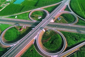 高速公路上如何安全行駛？看完這些指南讓你心不慌